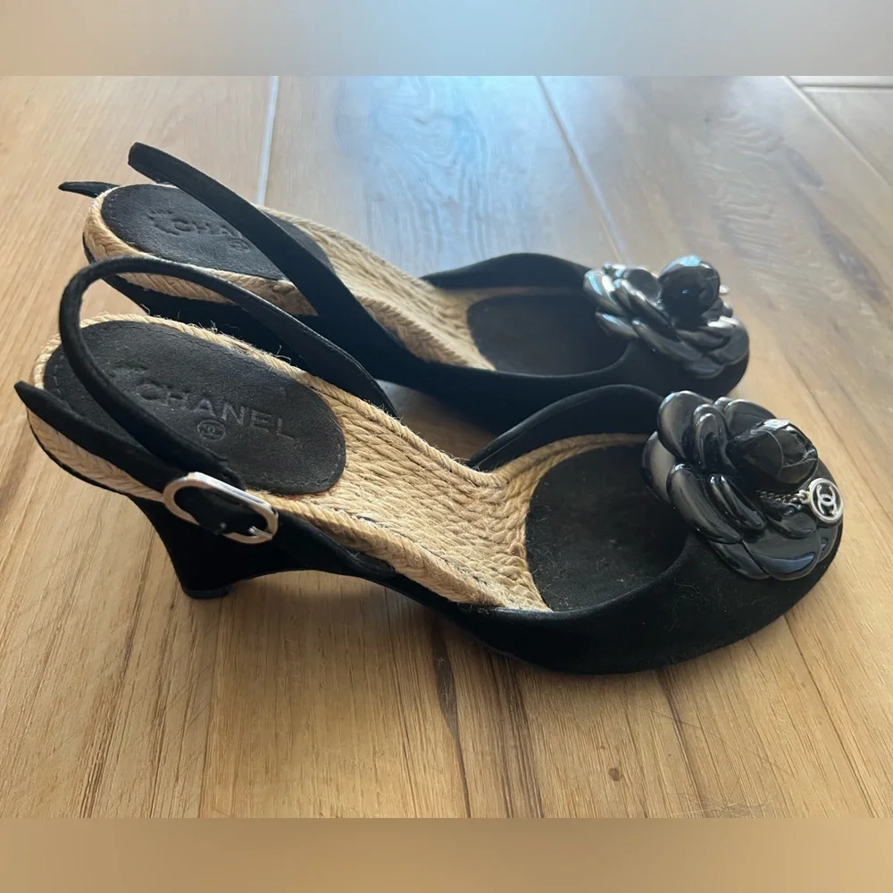 Chanel Black Slingback Sandals with Floral Accent - Picture 2 of 9